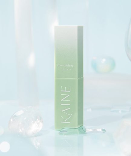 KAINE Glow Melting Lip Balm (pure) is a vegan moisturising lip balm melts onto your lips naturally, leaving your lips hydrated with a glass-like shine