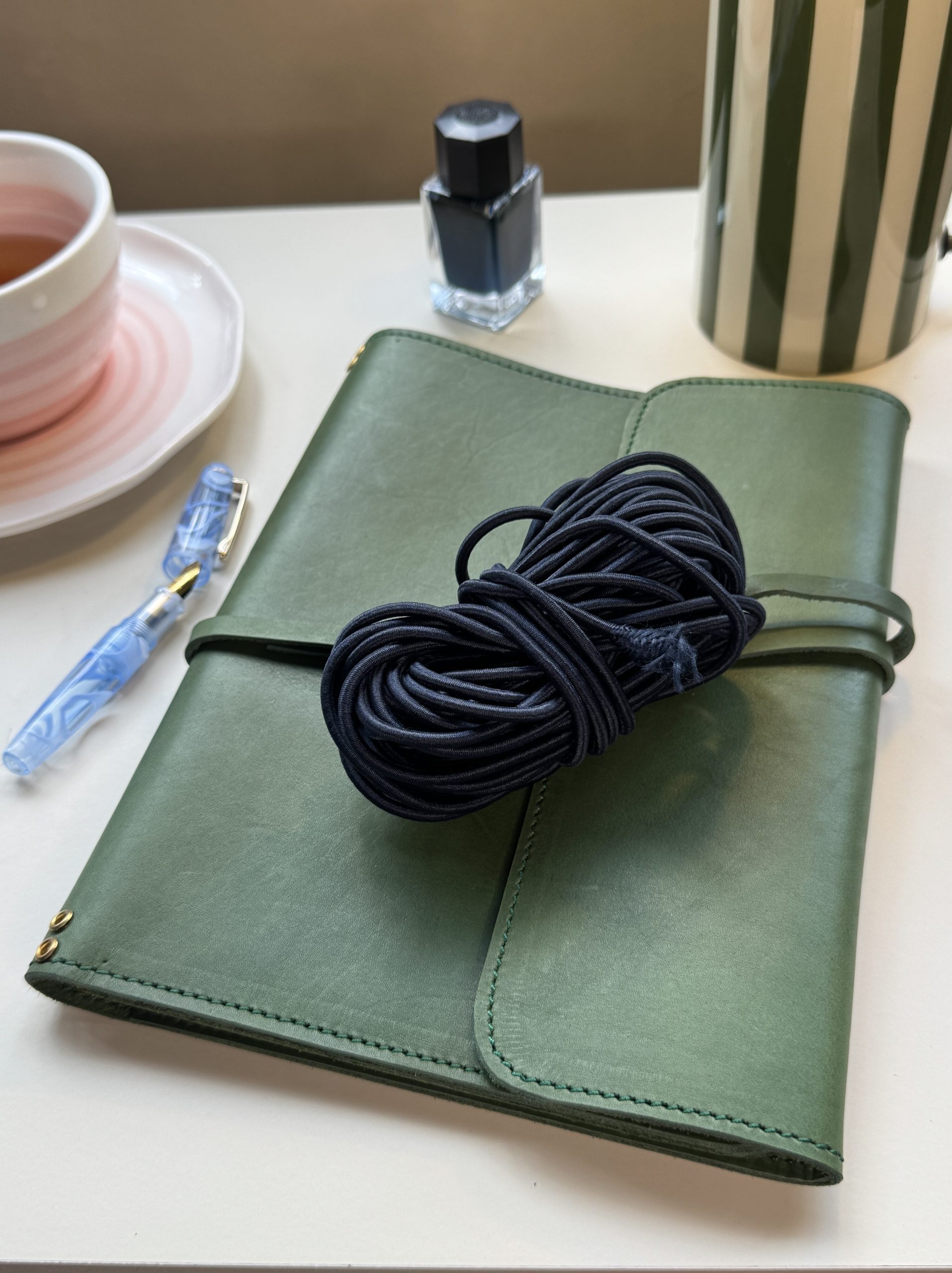 Navy blue cord + olive leather folio - FORTExPenelope navy blue + olive leather folio - FORTÉ x Penelope leather folio collaboration
