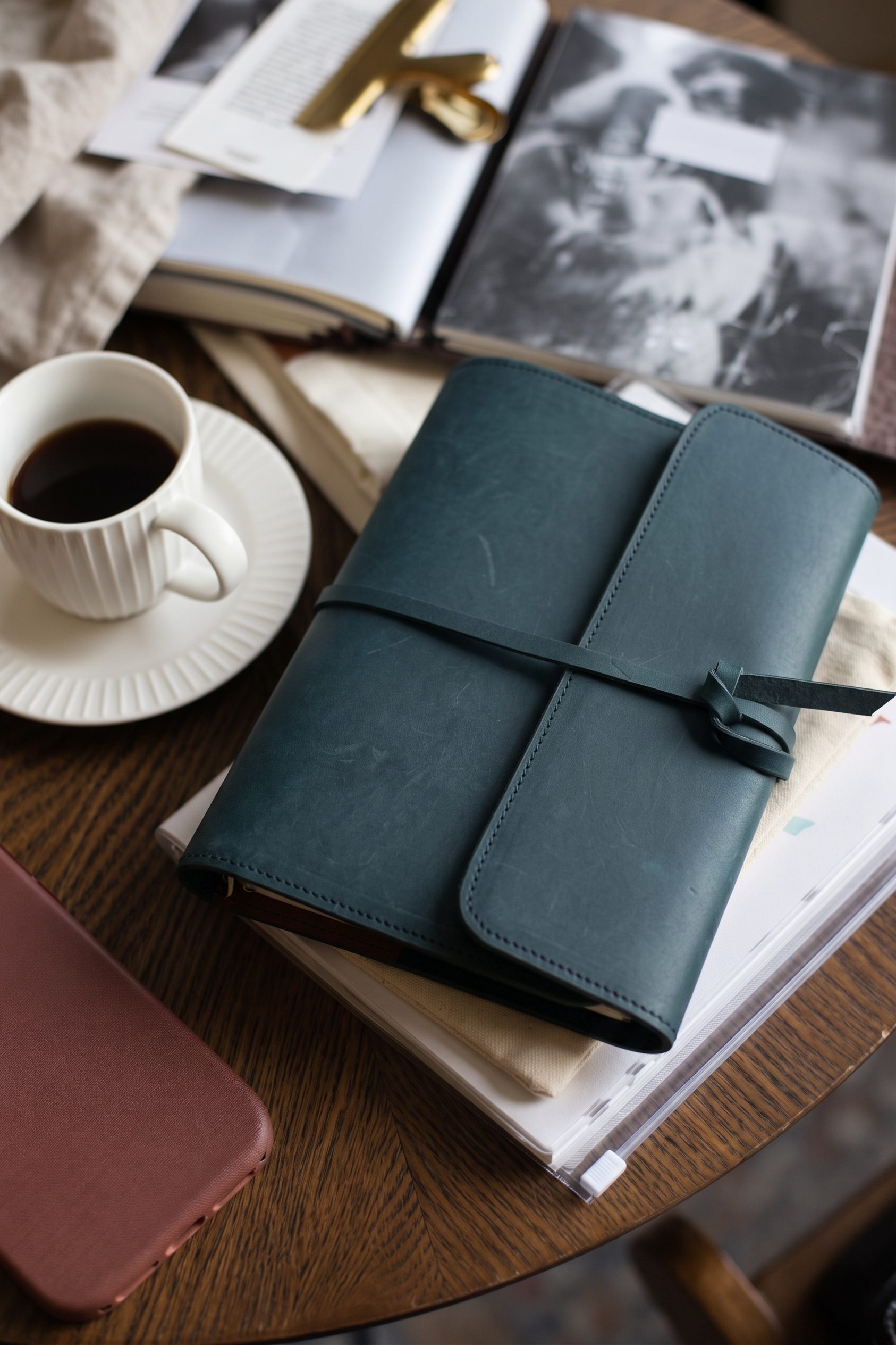 teal leather folio concept image - FORTExPenelope teal leather folio concept image